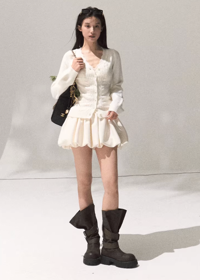 OAKMOO knit cardigan, green slim fit sweater women, V-neck cutout cardigan, autumn winter knitwear, chic crop knit top, Korean fashion cardigan, soft slim cardigan, OAKMOO AW collection, cozy feminine sweater, stylish layering knit