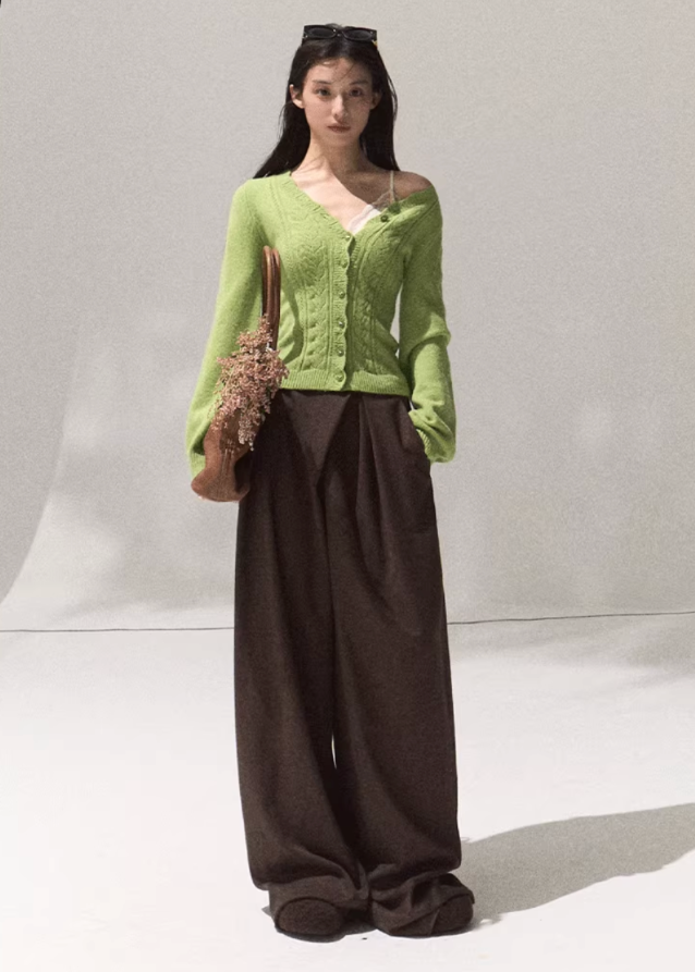 OAKMOO knit cardigan, green slim fit sweater women, V-neck cutout cardigan, autumn winter knitwear, chic crop knit top, Korean fashion cardigan, soft slim cardigan, OAKMOO AW collection, cozy feminine sweater, stylish layering knit