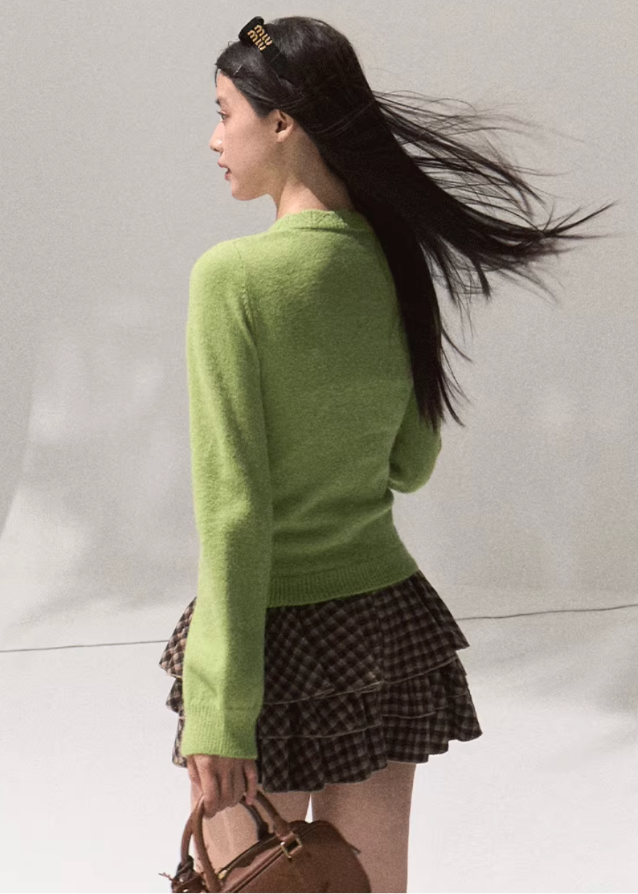 OAKMOO knit cardigan, green slim fit sweater women, V-neck cutout cardigan, autumn winter knitwear, chic crop knit top, Korean fashion cardigan, soft slim cardigan, OAKMOO AW collection, cozy feminine sweater, stylish layering knit