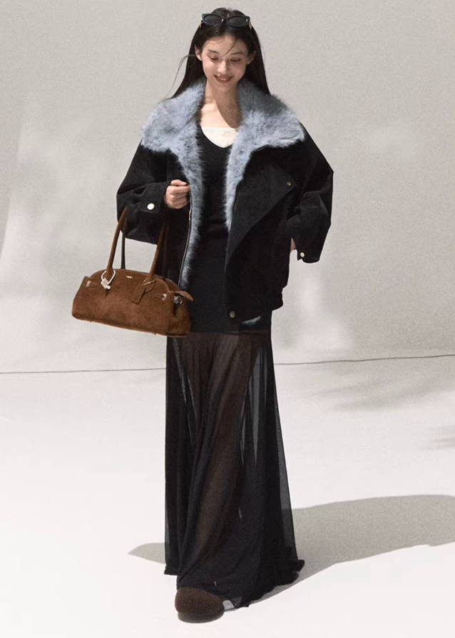 OAKMOO fur collar jacket, cropped winter coat women, warm wool short jacket, thick lapel outerwear, faux fur collar coat, autumn winter fashion 2025, Korean style cropped jacket, minimalist winter outerwear, OAKMOO AW collection, cozy short jacket women