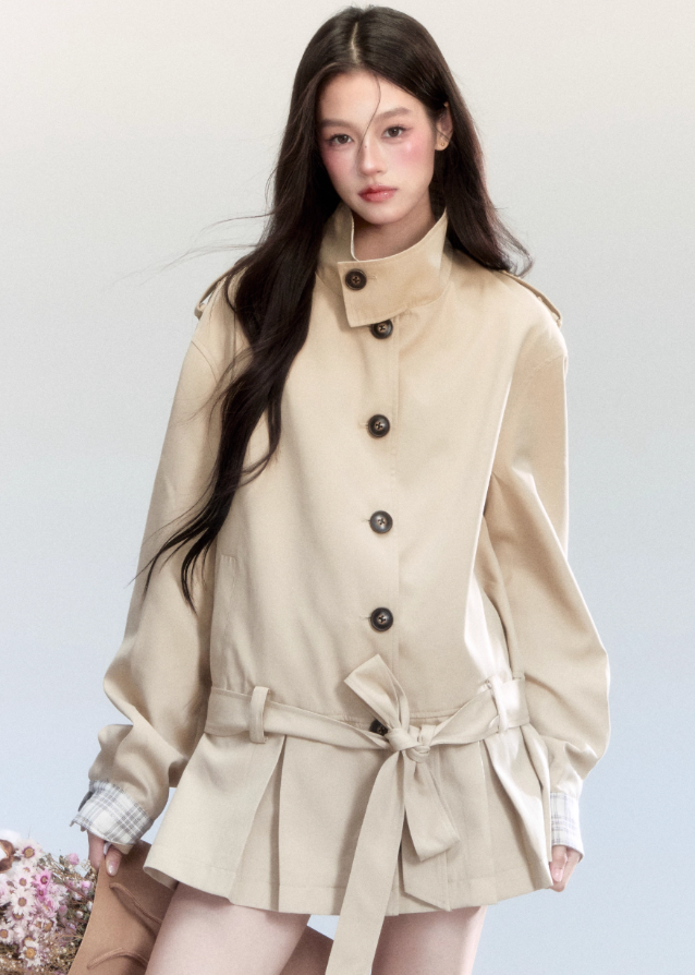Fragileheart trench coat, short belted coat, luxury Korean fashion, beige autumn jacket, quiet luxury outerwear, pastel noir aesthetic, early fall outfit, elegant short trench, K-fashion 2025, minimalist feminine coat, tie-up waist jacket, sophisticated Korean fashion, modern beige outerwear, chic autumn coat
