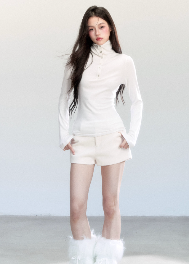 Fragileheart tweed shorts, A-line slacks, luxury Korean fashion, elegant winter outfit, quiet luxury womenswear, pastel noir aesthetic, ivory tailored shorts, minimalist feminine style, K-fashion 2025, modern classic outfit, chic Korean shorts, autumn winter fashion, refined tweed bottoms, sophisticated women’s wear
