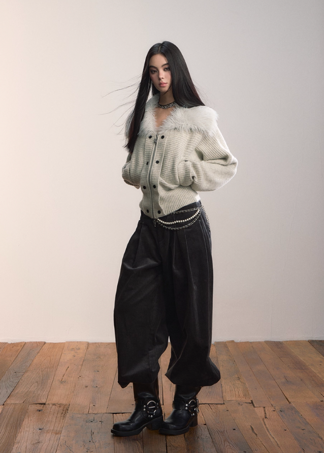 VIAPITTI corduroy pants, wide leg trousers, vintage pleated pants, luxury streetwear women, edgy Korean fashion, autumn winter outfit, loose straight pants, retro casual trousers, K-fashion 2025, urban street style, industrial chic outfit, minimalist streetwear, corduroy wide pants, modern Korean fashion
