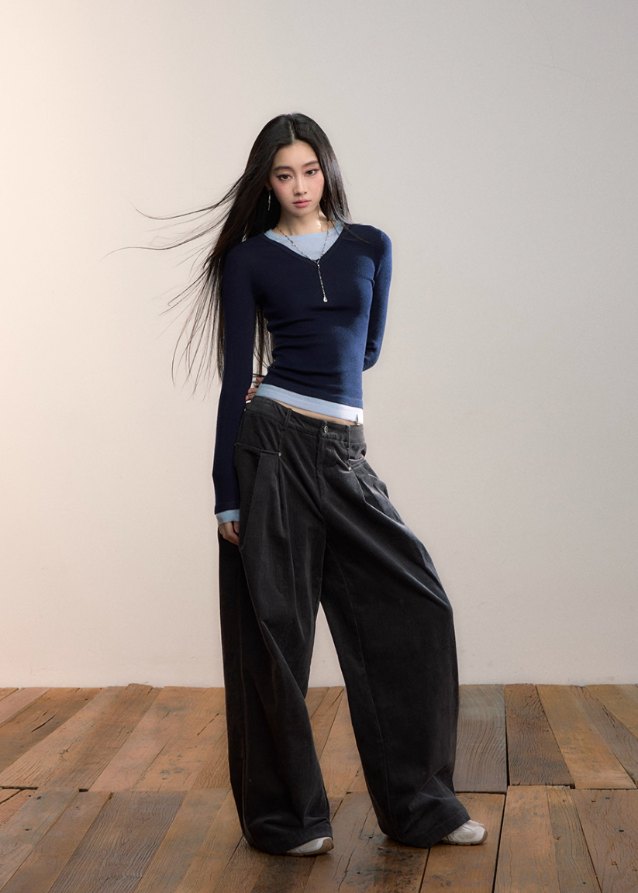 VIAPITTI corduroy pants, wide leg trousers, vintage pleated pants, luxury streetwear women, edgy Korean fashion, autumn winter outfit, loose straight pants, retro casual trousers, K-fashion 2025, urban street style, industrial chic outfit, minimalist streetwear, corduroy wide pants, modern Korean fashion
