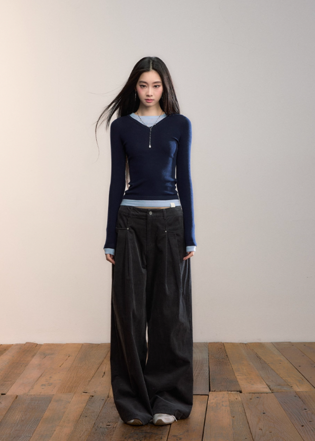 VIAPITTI corduroy pants, wide leg trousers, vintage pleated pants, luxury streetwear women, edgy Korean fashion, autumn winter outfit, loose straight pants, retro casual trousers, K-fashion 2025, urban street style, industrial chic outfit, minimalist streetwear, corduroy wide pants, modern Korean fashion
