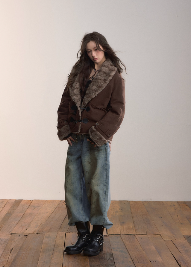 VIAPITTI reversible fur coat, eco fur winter jacket, horn buckle coat, heavy industry streetwear, autumn winter warm jacket, edgy Korean fashion, two-way shearling coat, luxury street outerwear, industrial street style, reversible women’s coat, plush fur jacket, K-fashion 2025, warm street utility coat, modern urban outerwear
