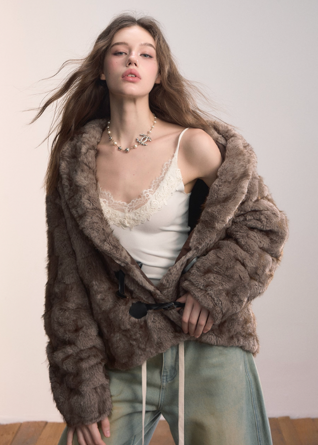 VIAPITTI reversible fur coat, eco fur winter jacket, horn buckle coat, heavy industry streetwear, autumn winter warm jacket, edgy Korean fashion, two-way shearling coat, luxury street outerwear, industrial street style, reversible women’s coat, plush fur jacket, K-fashion 2025, warm street utility coat, modern urban outerwear
