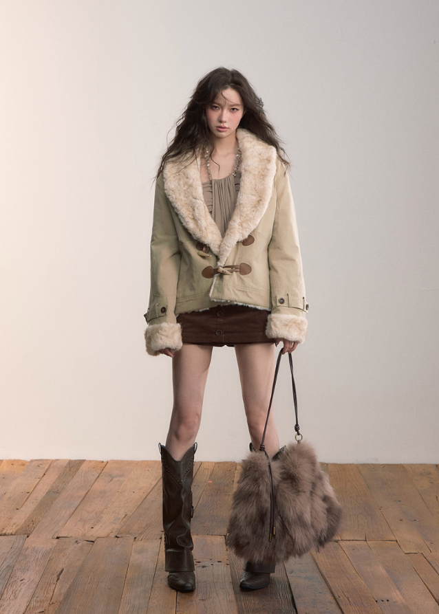 VIAPITTI reversible fur coat, eco fur winter jacket, horn buckle coat, heavy industry streetwear, autumn winter warm jacket, edgy Korean fashion, two-way shearling coat, luxury street outerwear, industrial street style, reversible women’s coat, plush fur jacket, K-fashion 2025, warm street utility coat, modern urban outerwear
