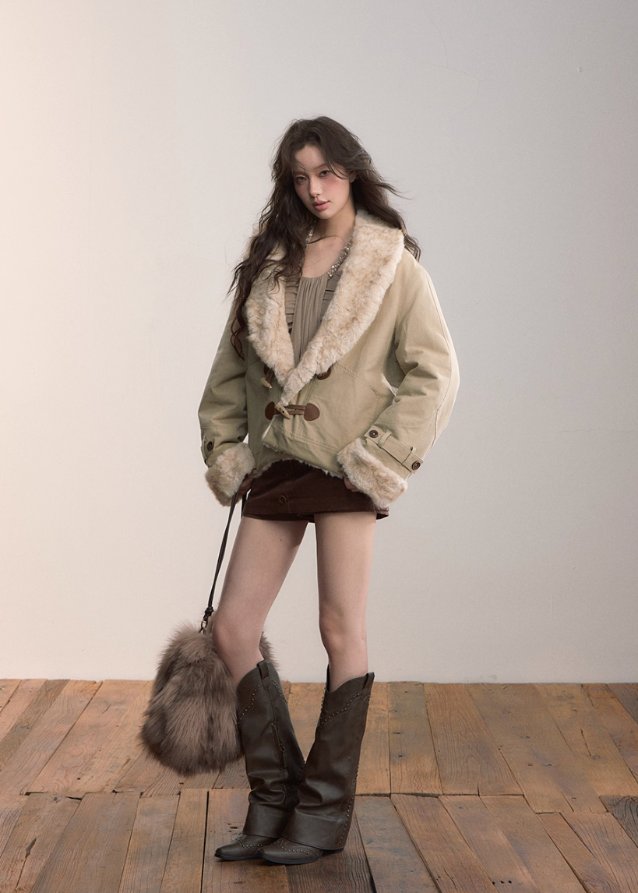 VIAPITTI reversible fur coat, eco fur winter jacket, horn buckle coat, heavy industry streetwear, autumn winter warm jacket, edgy Korean fashion, two-way shearling coat, luxury street outerwear, industrial street style, reversible women’s coat, plush fur jacket, K-fashion 2025, warm street utility coat, modern urban outerwear
