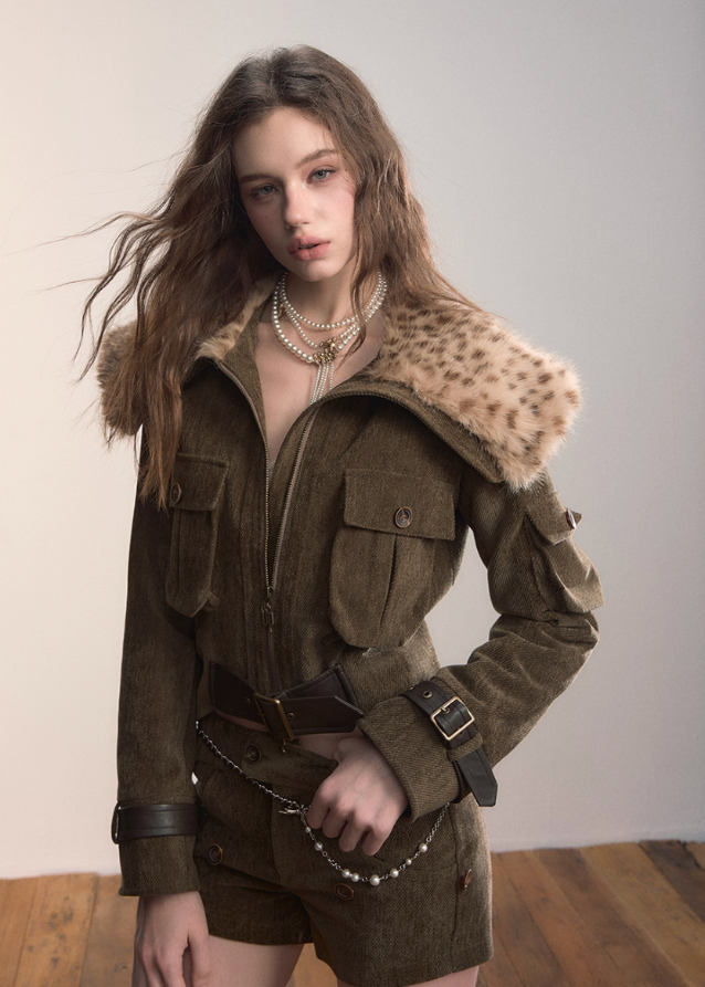 VIAPITTI fur collar jacket, leopard print winter coat, heavy industry streetwear, belted warm jacket, edgy Korean fashion, autumn winter outerwear, large fur collar coat, cargo pocket jacket, thickened warm top, luxury street fashion, K-fashion 2025, industrial chic coat, bold streetwear jacket, urban cold season outfit
