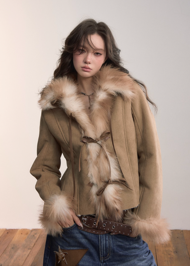 VIAPITTI fur jacket, faux fur shearling coat, heavy winter streetwear, big fur collar jacket, edgy Korean fashion, autumn winter warm coat, industrial street style, rugged faux fur jacket, luxury streetwear women, oversized fur collar coat, K-fashion 2025, warm shearling outerwear, urban grunge jacket, integrated fur winter coat
