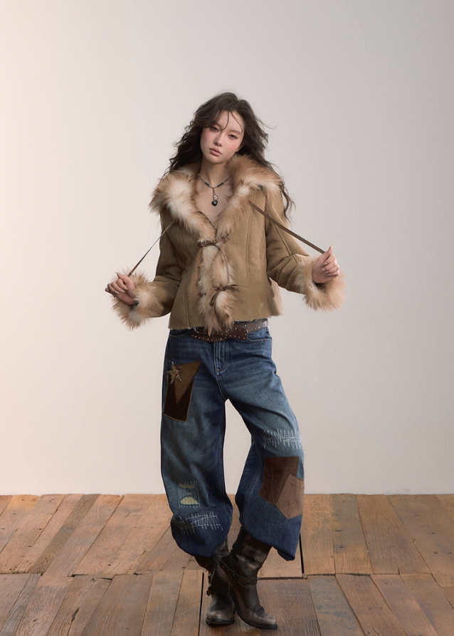 VIAPITTI fur jacket, faux fur shearling coat, heavy winter streetwear, big fur collar jacket, edgy Korean fashion, autumn winter warm coat, industrial street style, rugged faux fur jacket, luxury streetwear women, oversized fur collar coat, K-fashion 2025, warm shearling outerwear, urban grunge jacket, integrated fur winter coat
