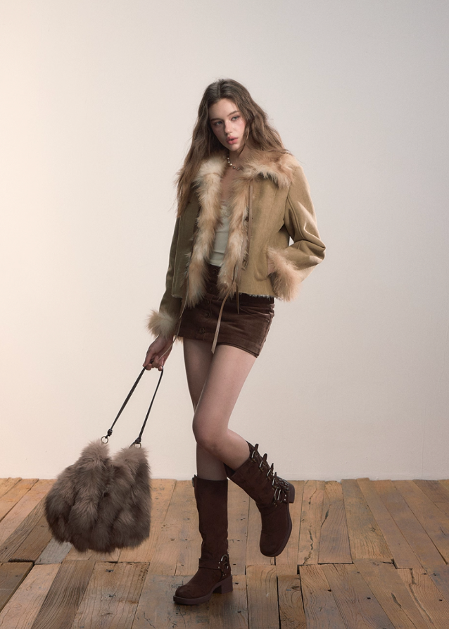VIAPITTI fur jacket, faux fur shearling coat, heavy winter streetwear, big fur collar jacket, edgy Korean fashion, autumn winter warm coat, industrial street style, rugged faux fur jacket, luxury streetwear women, oversized fur collar coat, K-fashion 2025, warm shearling outerwear, urban grunge jacket, integrated fur winter coat
