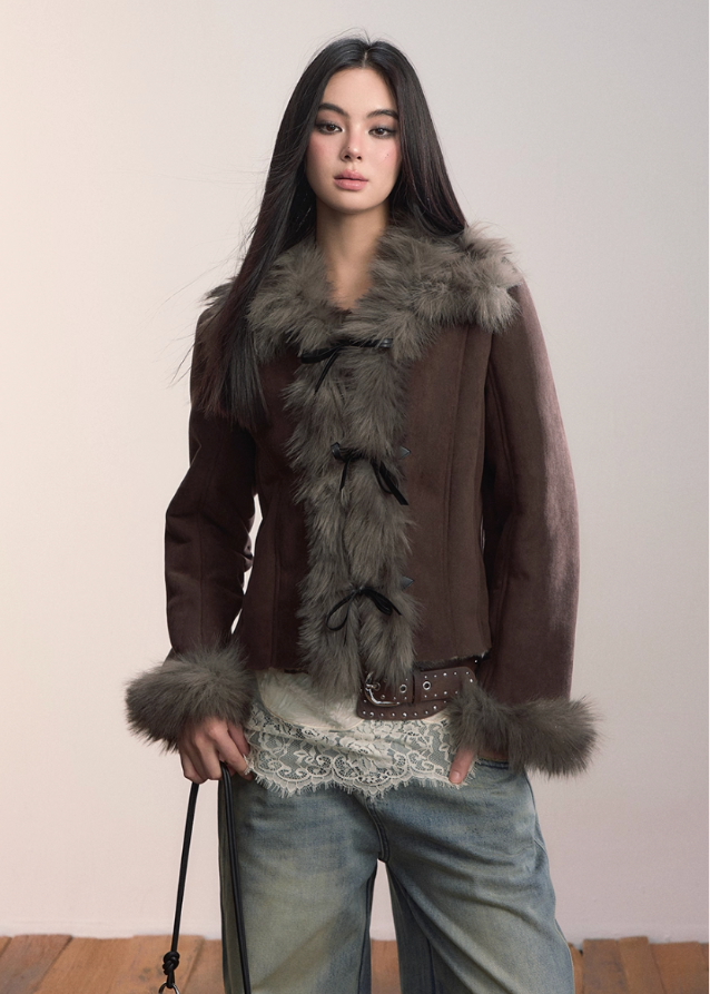 VIAPITTI fur jacket, faux fur shearling coat, heavy winter streetwear, big fur collar jacket, edgy Korean fashion, autumn winter warm coat, industrial street style, rugged faux fur jacket, luxury streetwear women, oversized fur collar coat, K-fashion 2025, warm shearling outerwear, urban grunge jacket, integrated fur winter coat
