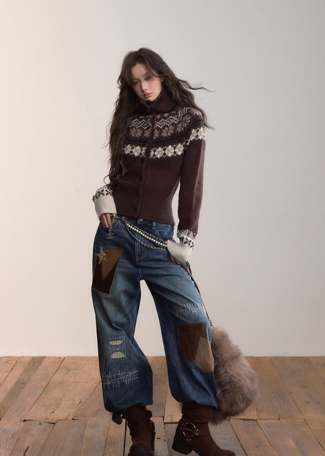 VIAPITTI turtleneck knit jacket, Fair Isle zip cardigan, heavy wool winter sweater, edgy Korean fashion, autumn winter knitwear, Nordic pattern turtleneck, industrial street style, warm wool jacket women, K-fashion 2025, thick knit cardigan, winter streetwear outfit, patterned zip sweater, urban cold-season clothing
