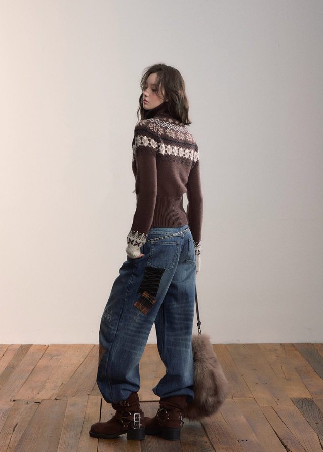 VIAPITTI turtleneck knit jacket, Fair Isle zip cardigan, heavy wool winter sweater, edgy Korean fashion, autumn winter knitwear, Nordic pattern turtleneck, industrial street style, warm wool jacket women, K-fashion 2025, thick knit cardigan, winter streetwear outfit, patterned zip sweater, urban cold-season clothing
