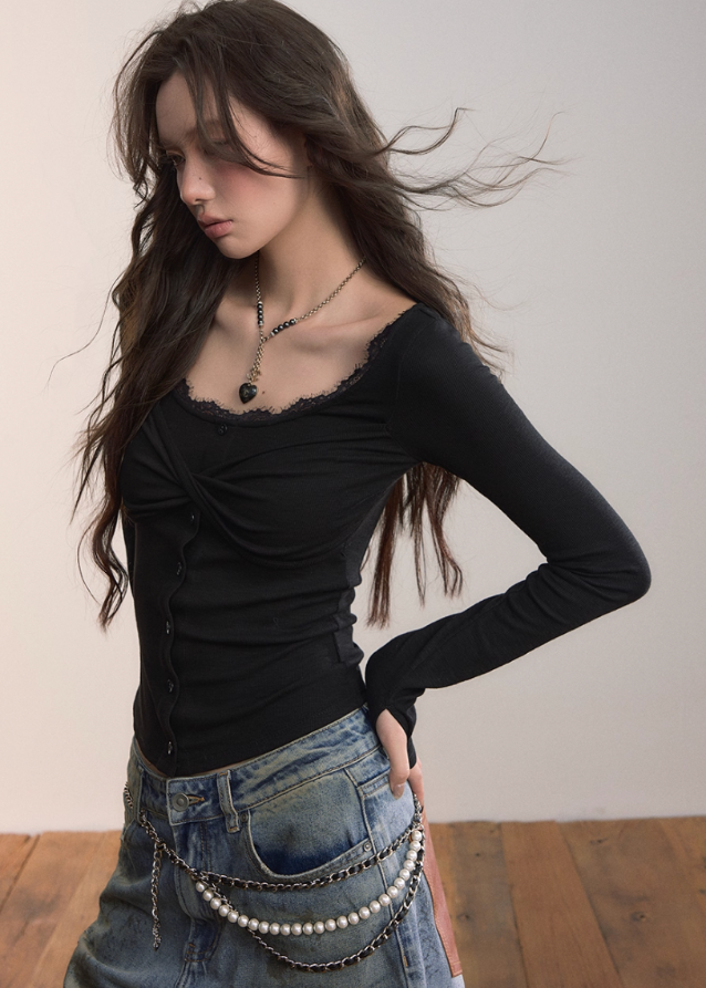 VIAPITTI lace top, single breasted long sleeve, slim fit T-shirt, edgy Korean fashion, autumn streetwear top, lace trim inner shirt, ruched front top, minimalist street style, versatile base layer, K-fashion 2025, slim long sleeve tee, soft street femininity, modern urban womenswear
