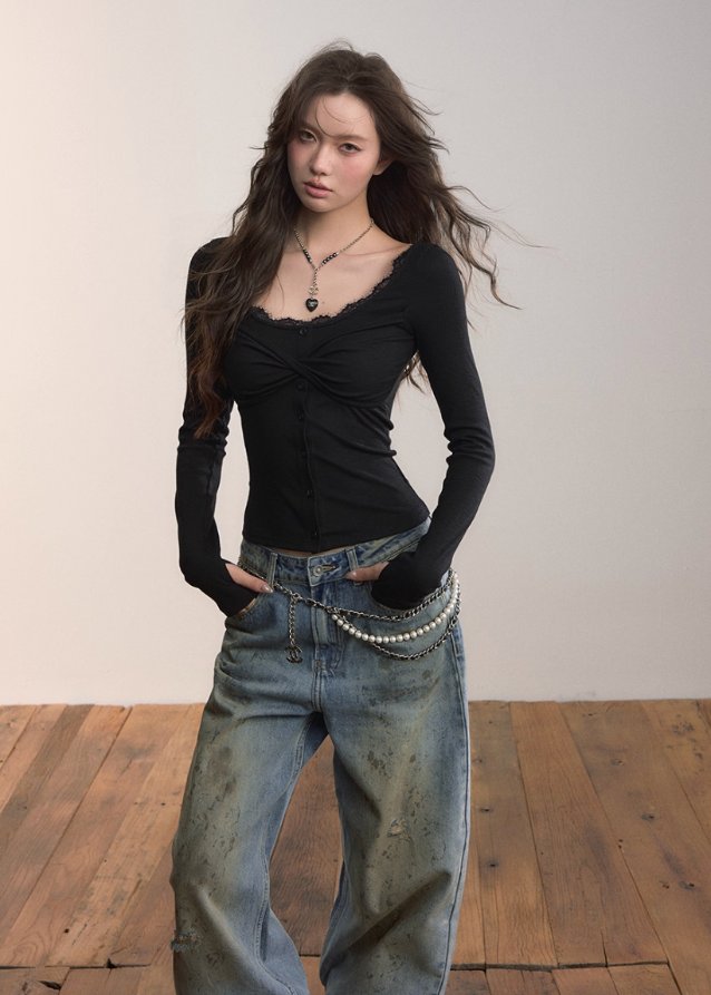 VIAPITTI lace top, single breasted long sleeve, slim fit T-shirt, edgy Korean fashion, autumn streetwear top, lace trim inner shirt, ruched front top, minimalist street style, versatile base layer, K-fashion 2025, slim long sleeve tee, soft street femininity, modern urban womenswear
