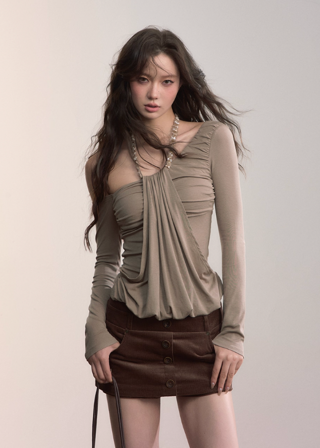 VIAPITTI corduroy mini skirt, multi waist skirt, retro straight mini, edgy Korean fashion, autumn streetwear skirt, layered waist mini, vintage corduroy skirt, urban street style bottom, K-fashion 2025, versatile short skirt, modern streetwear women, industrial retro mini skirt
