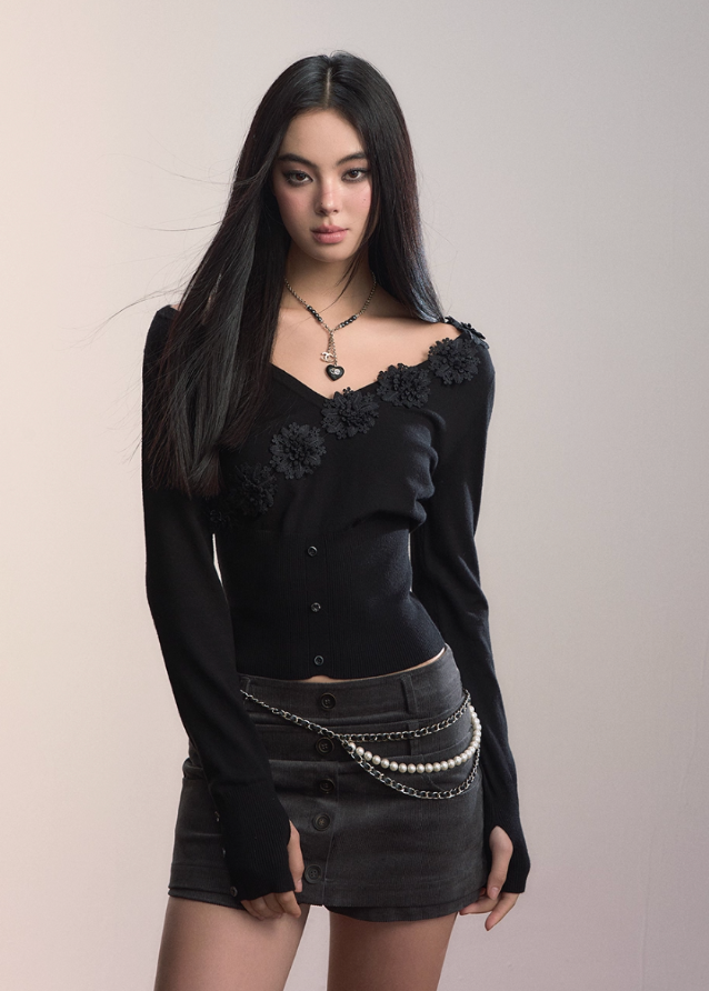 VIAPITTI corduroy mini skirt, multi waist skirt, retro straight mini, edgy Korean fashion, autumn streetwear skirt, layered waist mini, vintage corduroy skirt, urban street style bottom, K-fashion 2025, versatile short skirt, modern streetwear women, industrial retro mini skirt
