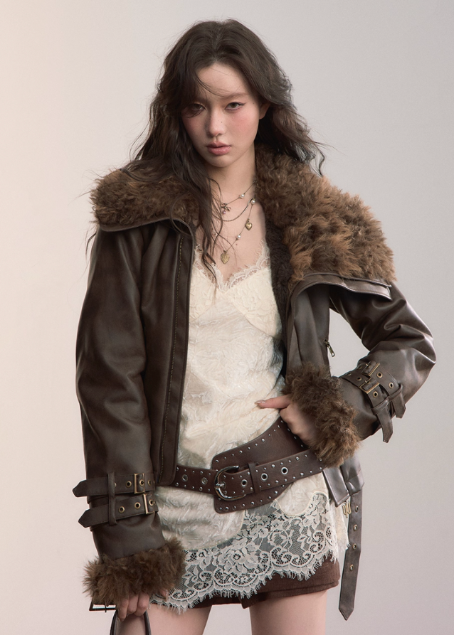 VIAPITTI faux fur jacket, heavy industry short coat, big fur collar lapel, autumn winter fur jacket, edgy Korean fashion, industrial streetwear women, imitation fur aviator jacket, rugged shearling coat, K-fashion 2025, warm winter street coat, urban grunge jacket, faux fur integrated top
