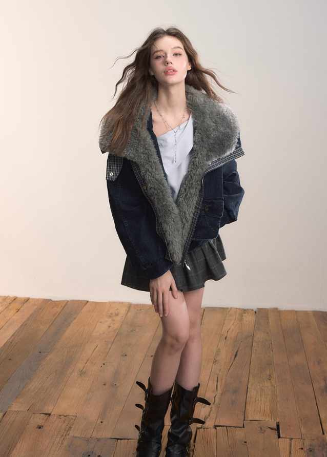 VIAPITTI down jacket, fur collar denim coat, heavy workwear jacket, luxury streetwear women, autumn winter warm jacket, 90 white duck down puffer, industrial street fashion, edgy Korean outerwear, velvet denim jacket, oversized fur collar coat, rugged street style, K-fashion 2025, warm winter street jacket, urban fashion outerwear
