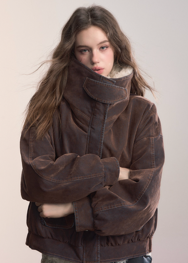 VIAPITTI down jacket, fur collar denim coat, heavy workwear jacket, luxury streetwear women, autumn winter warm jacket, 90 white duck down puffer, industrial street fashion, edgy Korean outerwear, velvet denim jacket, oversized fur collar coat, rugged street style, K-fashion 2025, warm winter street jacket, urban fashion outerwear
