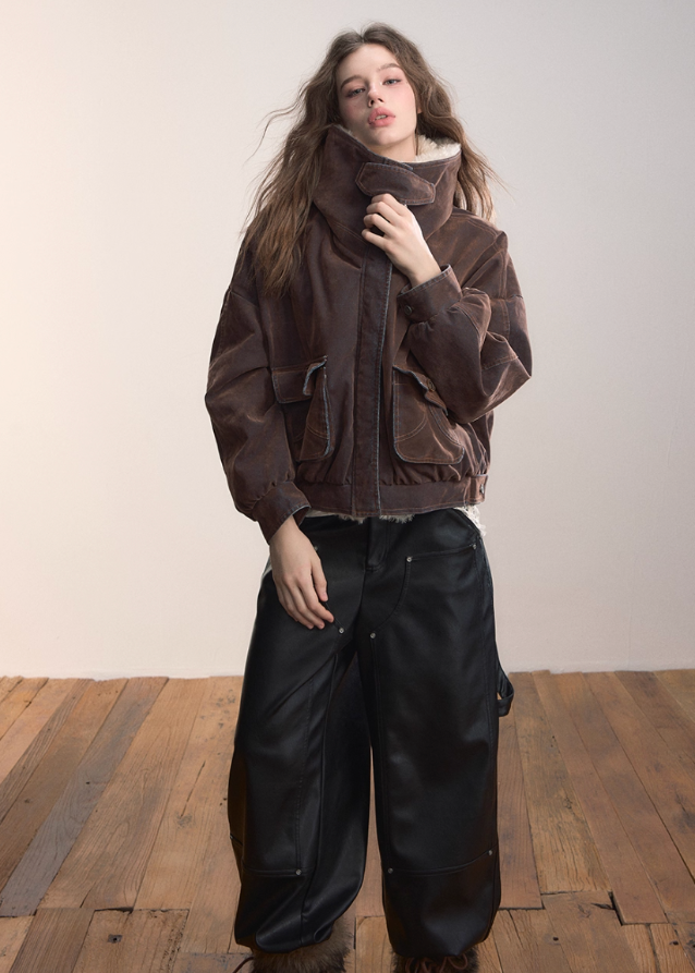 VIAPITTI down jacket, fur collar denim coat, heavy workwear jacket, luxury streetwear women, autumn winter warm jacket, 90 white duck down puffer, industrial street fashion, edgy Korean outerwear, velvet denim jacket, oversized fur collar coat, rugged street style, K-fashion 2025, warm winter street jacket, urban fashion outerwear
