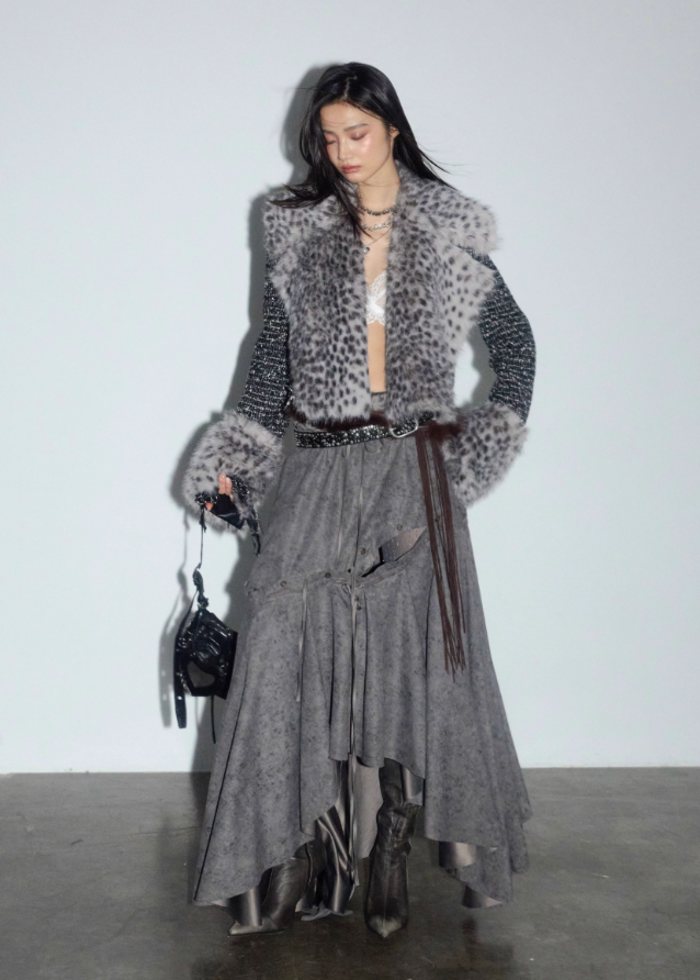 korean irregular skirt, deconstructed maxi skirt, asymmetrical layered skirt, convertible multi-way skirt, nomadic style skirt, jnylon skirt women, urban grunge maxi skirt, draped volume skirt, avant garde skirt women, edgy korean fashion skirt, wanderer style skirt, irregular hem maxi skirt, sculptural draped skirt, streetwear long skirt women
