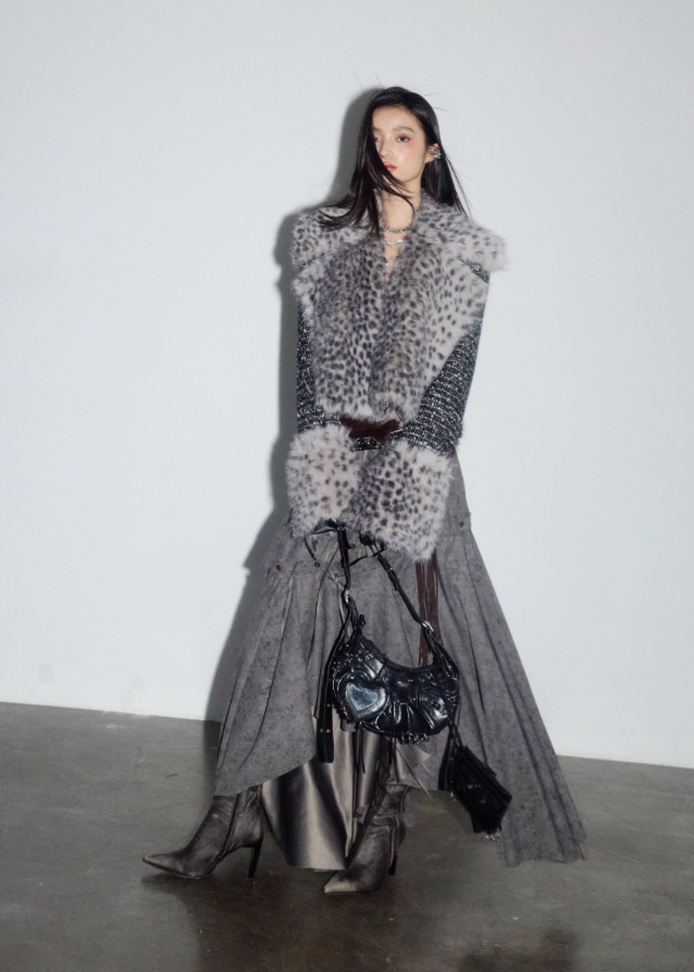 korean faux fur jacket, leopard print fur jacket, detachable fur collar jacket, hybrid knit fur jacket, nomadic style outerwear, jnylon fur jacket, urban tribal jacket women, deconstructed faux fur coat, edgy korean streetwear jacket, winter leopard jacket women, patchwork fur jacket, avant garde outerwear women, wild girl faux fur jacket
