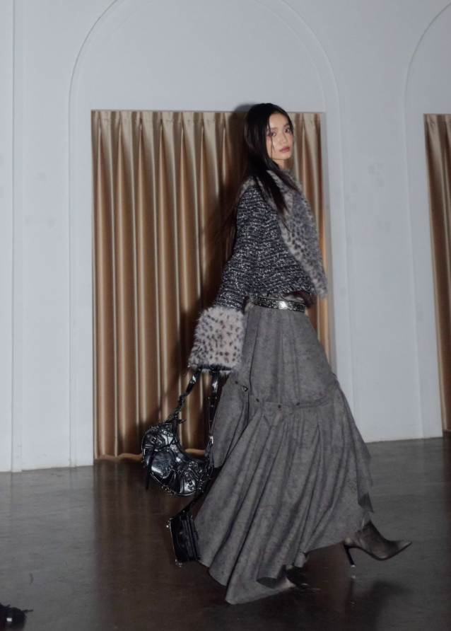 korean faux fur jacket, leopard print fur jacket, detachable fur collar jacket, hybrid knit fur jacket, nomadic style outerwear, jnylon fur jacket, urban tribal jacket women, deconstructed faux fur coat, edgy korean streetwear jacket, winter leopard jacket women, patchwork fur jacket, avant garde outerwear women, wild girl faux fur jacket
