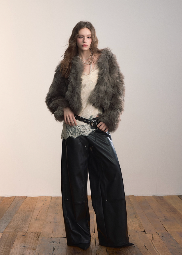 VIAPITTI faux fur jacket, PU leather short coat, heavy industry streetwear, autumn winter fur jacket, edgy Korean fashion, eco fur street coat, grunge faux fur coat, rugged winter jacket women, K-fashion 2025, industrial street style, warm faux fur top, modern urban outerwear
