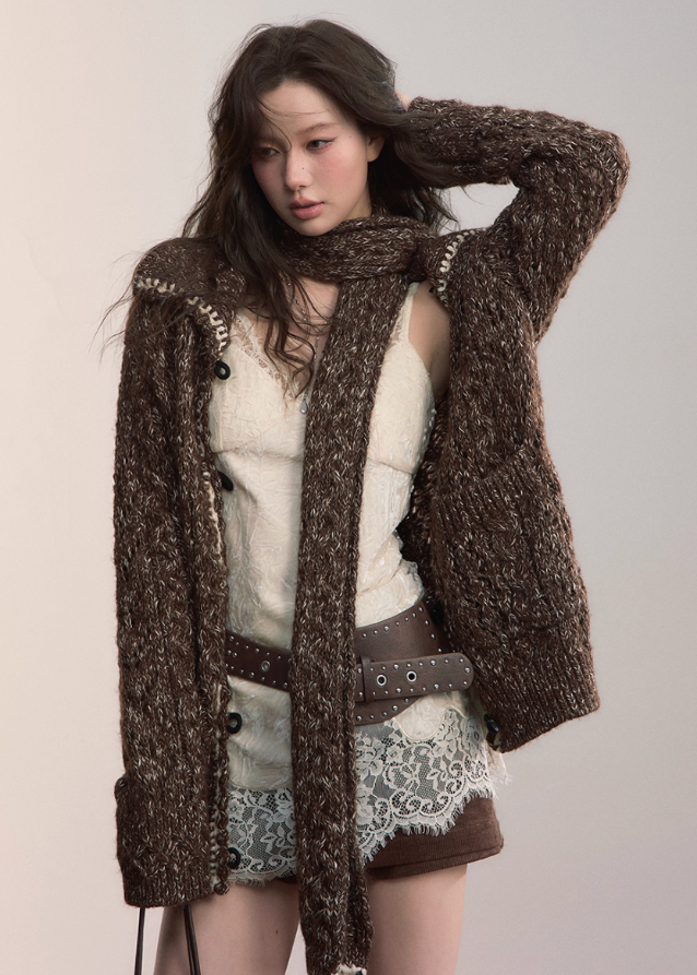 VIAPITTI knit coat, horn buckle sweater jacket, oversized winter knit, industrial streetwear women, fall winter lazy style top, heavy knit lapel coat, toggle knit jacket, rugged textured sweater, K-fashion 2025, urban street knitwear, warm loose knit coat, soft grunge knit jacket
