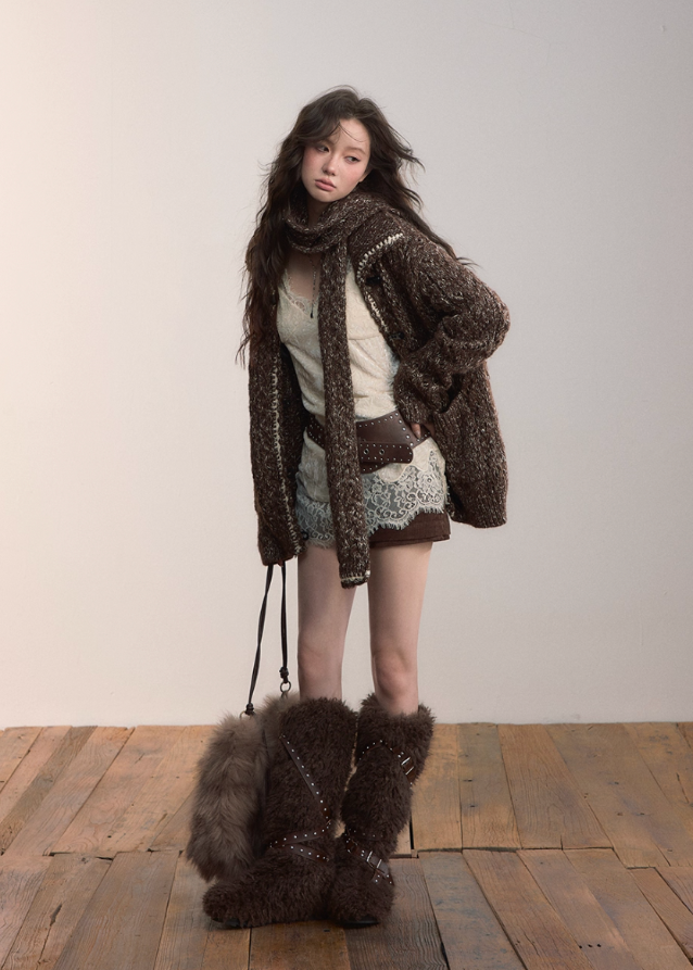 VIAPITTI knit coat, horn buckle sweater jacket, oversized winter knit, industrial streetwear women, fall winter lazy style top, heavy knit lapel coat, toggle knit jacket, rugged textured sweater, K-fashion 2025, urban street knitwear, warm loose knit coat, soft grunge knit jacket
