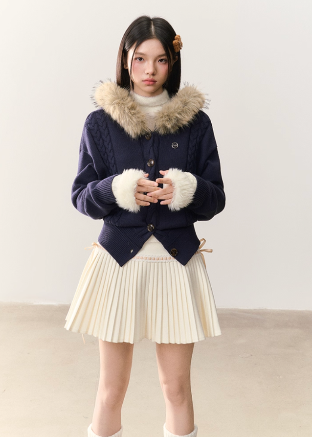 umoumo cardigan, fur collar cardigan, hooded knit sweater, Korean feminine style knit, soft girl cardigan, fluffy collar sweater, winter warm cardigan, cable knit fur trim, cute Korean cardigan, aesthetic winter outfit, cozy knitwear women, warm hooded sweater, Korean fashion cardigan, faux fur hood knit, winter Korean style top
