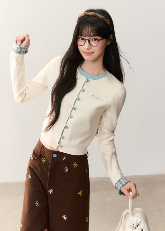 umoumo knit top, fake two piece knitwear, Korean style knit top, plaid patchwork knit sweater, contrast collar knit top, cute Korean knitwear, feminine knit top 2025, layered look sweater, preppy style knit top, soft girl fashion top, kawaii knit cardigan, Korean casual knitwear, girls contrast knit pullover
