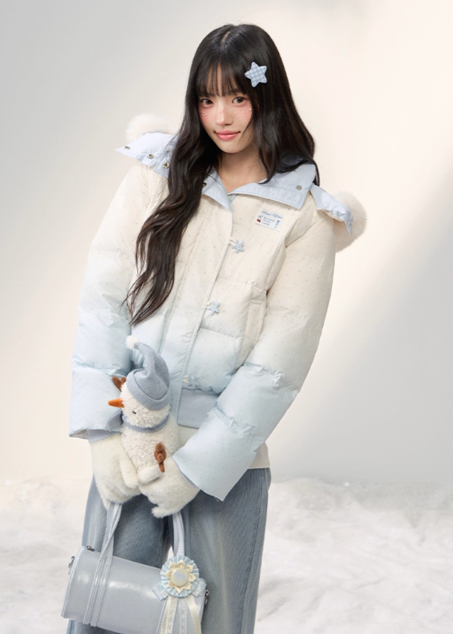 pastel gradient down jacket, star print puffer, fluffy fur collar coat, Korean girly winter wear, AW pastel outerwear, umoumo aesthetic down jacket, soft cloud blue puffer, cute winter hooded jacket, warm fluffy fur hood coat, dreamy pastel winter style, girly cozy down coat, star full-print jacket, Fragileheart soft aesthetic, sweet gradient puffer, warm winter kawaii jacket, Korean cute girl fashion, 90 white duck down jacket, fluffy big collar puffer