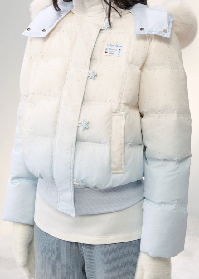 pastel gradient down jacket, star print puffer, fluffy fur collar coat, Korean girly winter wear, AW pastel outerwear, umoumo aesthetic down jacket, soft cloud blue puffer, cute winter hooded jacket, warm fluffy fur hood coat, dreamy pastel winter style, girly cozy down coat, star full-print jacket, Fragileheart soft aesthetic, sweet gradient puffer, warm winter kawaii jacket, Korean cute girl fashion, 90 white duck down jacket, fluffy big collar puffer