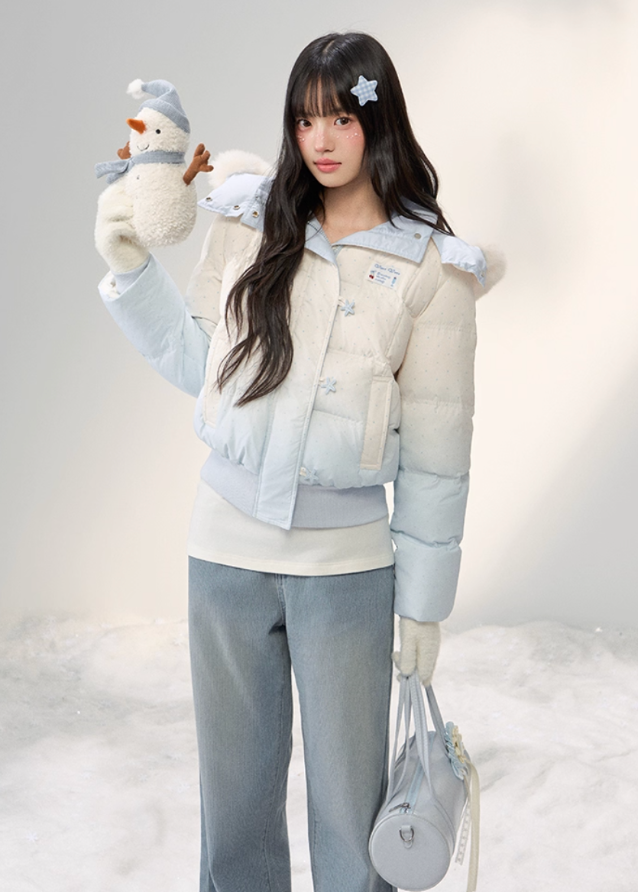 pastel gradient down jacket, star print puffer, fluffy fur collar coat, Korean girly winter wear, AW pastel outerwear, umoumo aesthetic down jacket, soft cloud blue puffer, cute winter hooded jacket, warm fluffy fur hood coat, dreamy pastel winter style, girly cozy down coat, star full-print jacket, Fragileheart soft aesthetic, sweet gradient puffer, warm winter kawaii jacket, Korean cute girl fashion, 90 white duck down jacket, fluffy big collar puffer