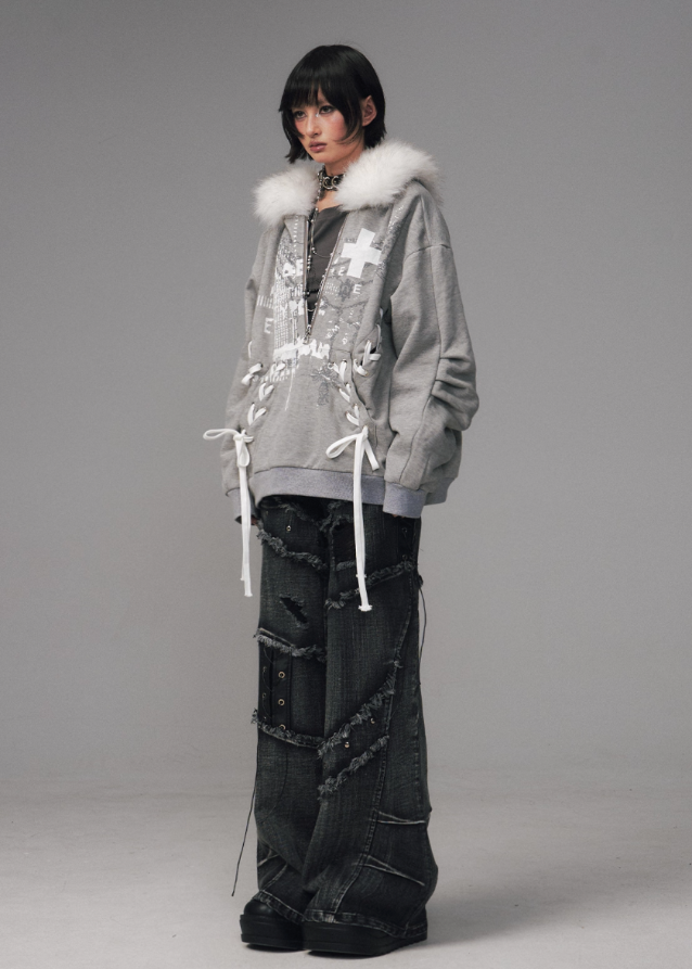 faux fur collar hoodie, detachable fur hood sweatshirt, lace-up streetwear hoodie, punk graphic hoodie, distressed print hoodie, winter oversized fleece jacket, edgy asian street style hoodie, grunge lace-up sweatshirt, FRAGILEHEART hoodie, women’s fur trim sweatshirt, urban punk winter top, grey graphic hoodie women, y2k fur hood jacket