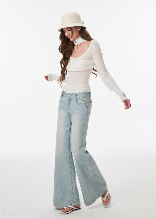 halter scarf top, integrated halterneck tee, 4muggle stylish top, pure desire long sleeve, slim knit T-shirt, trendy city girl outfit, gentle paper man top, chic halter long sleeve, Korean fashion long sleeve, stylish knit tee, modern street chic top, soft slim fit halter top, urban girl fashion, minimal chic long sleeve