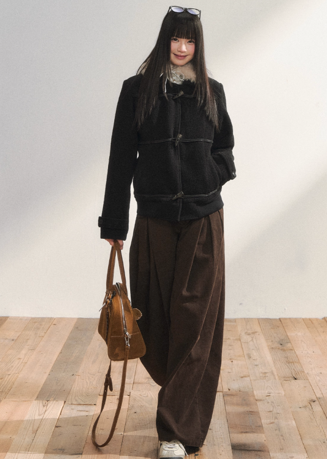 black horn button coat, Korean winter wool jacket, 7Shiftin outerwear, toggle button duffle coat, cozy fleece collar jacket, autumn winter street style, warm stylish wool coat, versatile black jacket women, Korean girl casual winter look, classic toggle coat black, modern chic woolen coat, Seoul street fashion jacket