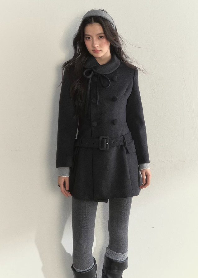 SunsetPark winter coat, double breasted wool coat, vintage lady coat, soft belted mid-length coat, furry collar winter jacket, elegant Korean winter outfit, feminine warm wool coat, cozy romantic winter style, ivory vintage coat, black vintage winter coat, soft lady coat, dreamy winter fashion, gentle warm belted coat, retro princess coat, AW Korean chic coat
