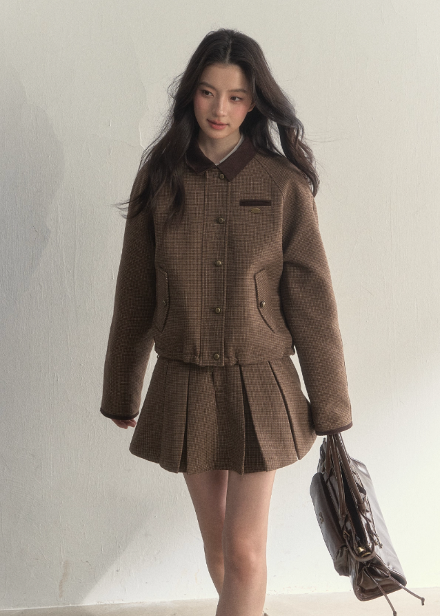 SunsetPark two-piece set, houndstooth jacket and skirt, reversible winter jacket, vintage college outfit, girly pleated skirt set, Korean preppy fashion, warm autumn outfit women, retro plaid set, soft cozy Korean style, houndstooth pleated skirt, reversible campus jacket, cute winter matching set, feminine vintage style clothing