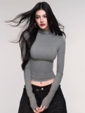 Minimal Curve High-Neck Long Sleeve