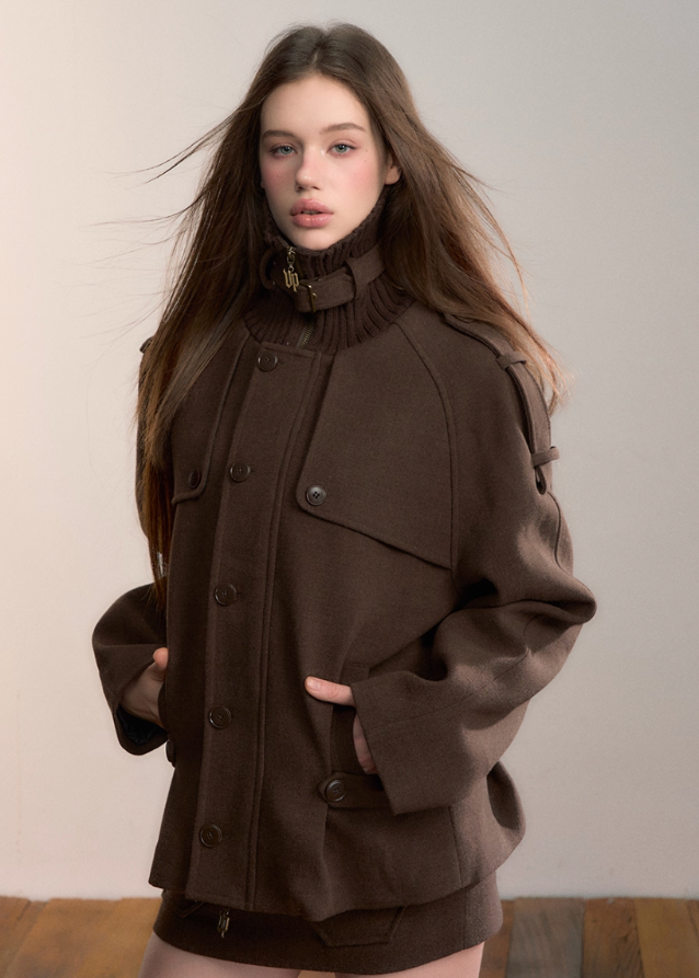 VIA PITTI jacket, heavy industry wool coat, Y2K short jacket, patchwork wool bomber, women’s winter cargo jacket, high collar wool top, streetwear wool coat, oversized wool jacket, autumn winter street style, VIA PITTI outerwear, Korean street wool jacket