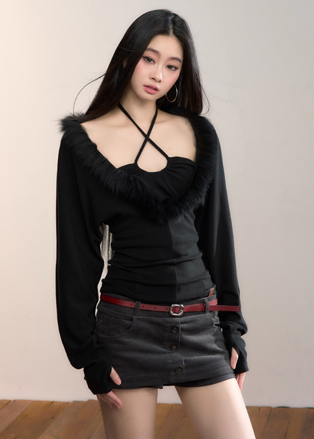 VIA PITTI knit top, faux fox fur halter top, Y2K fur trim top, cross-strap knitwear, winter sexy knit top, fur patchwork sweater, women’s halter long sleeve top, Korean Y2K knitwear, VIA PITTI autumn winter top, slim fit halter knit top, trendy fur trim shirt