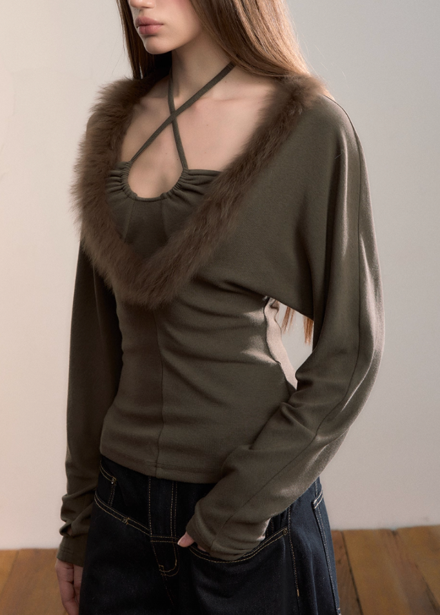VIA PITTI knit top, faux fox fur halter top, Y2K fur trim top, cross-strap knitwear, winter sexy knit top, fur patchwork sweater, women’s halter long sleeve top, Korean Y2K knitwear, VIA PITTI autumn winter top, slim fit halter knit top, trendy fur trim shirt