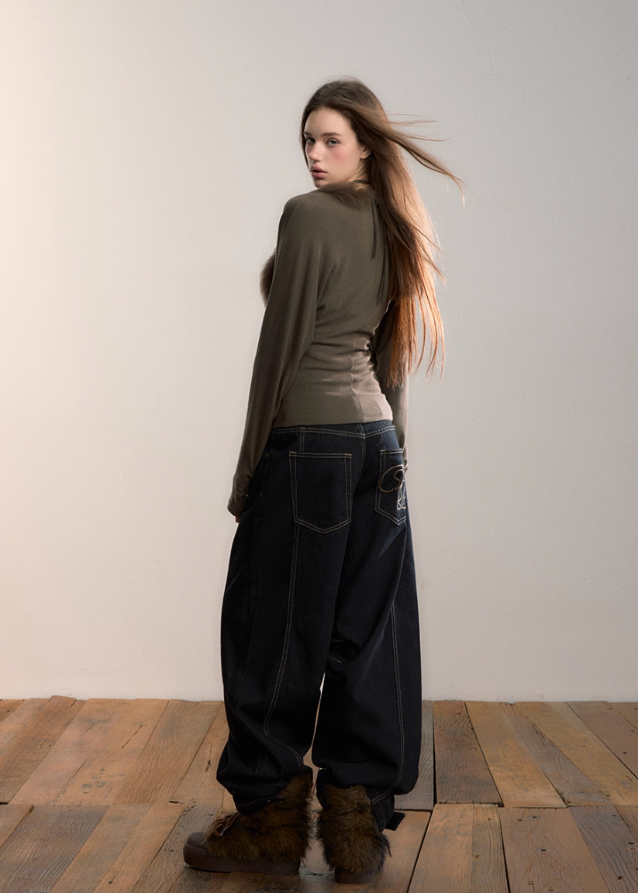 VIA PITTI knit top, faux fox fur halter top, Y2K fur trim top, cross-strap knitwear, winter sexy knit top, fur patchwork sweater, women’s halter long sleeve top, Korean Y2K knitwear, VIA PITTI autumn winter top, slim fit halter knit top, trendy fur trim shirt