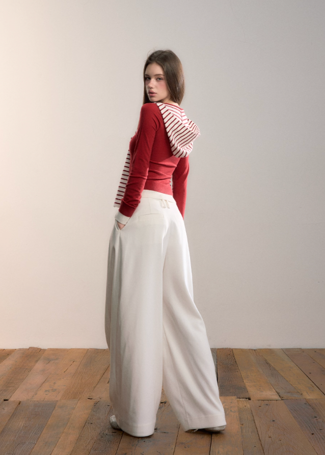 VIA PITTI knit top, fake two knitwear, contrast strap knit top, scarf illusion top, Y2K long sleeve knit shirt, autumn winter slim knit top, Korean street style knitwear, VIA PITTI inner T-shirt, layered look knit top, trendy contrast knitwear for women